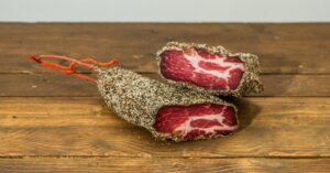 Cabeza de lomo a la pimienta